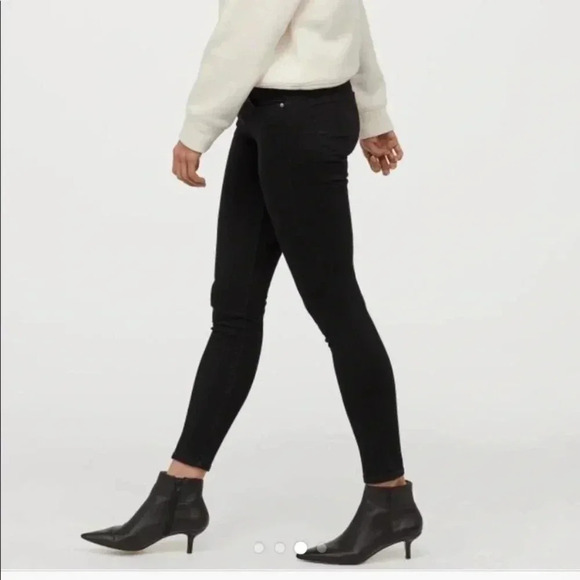 H&M push-up 25x30 Dark black denim jeggings - Picture 1 of 10